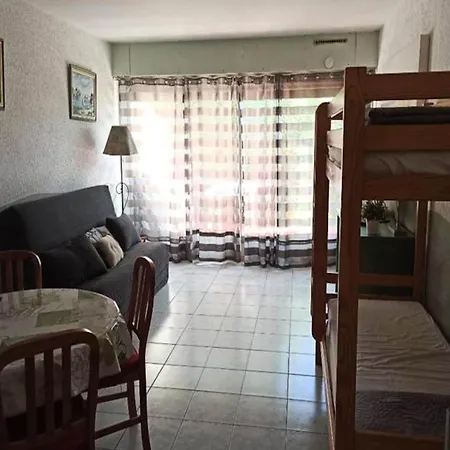 Studio For 4 People Apartment